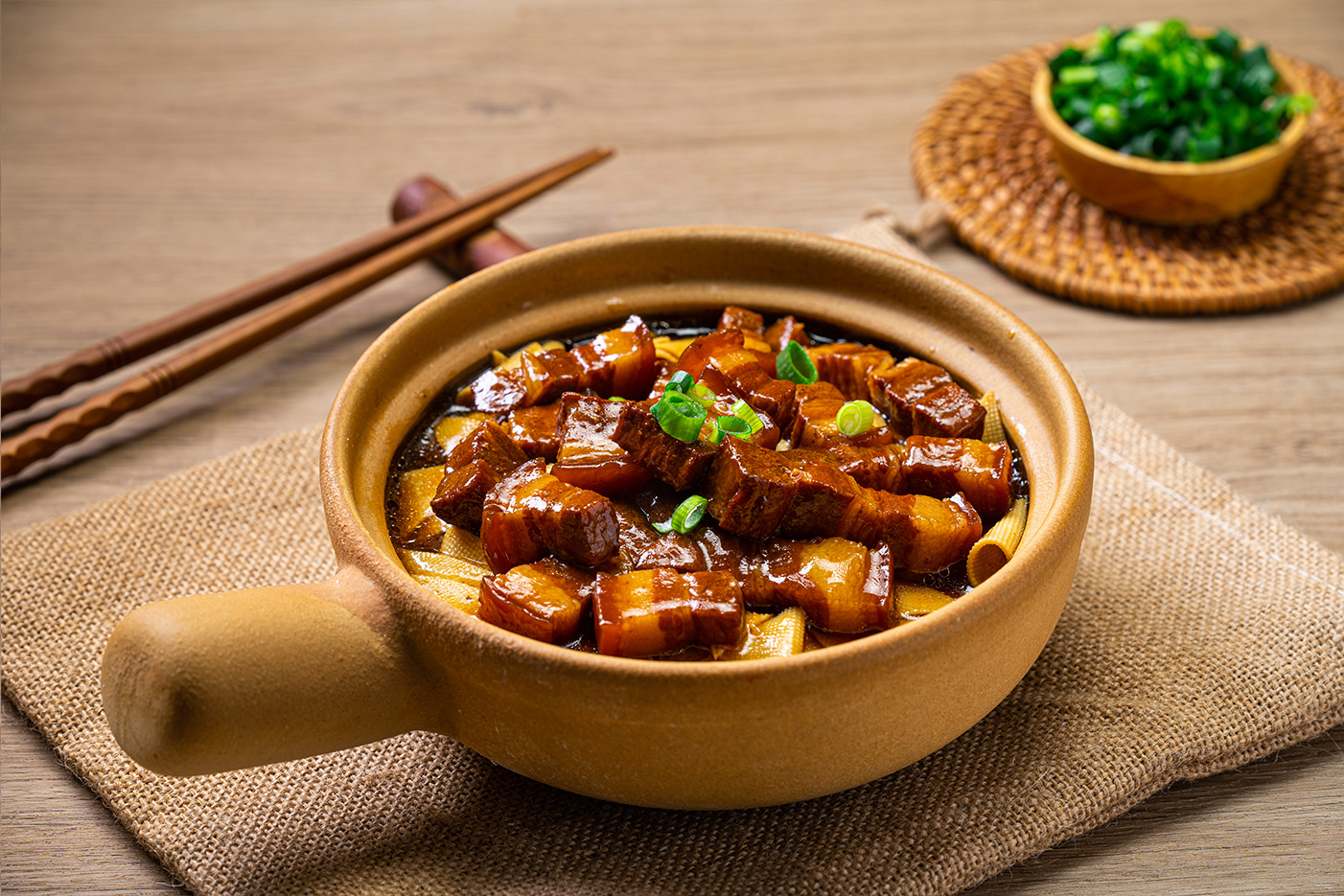 砂锅红烧肉干豆腐.jpg
